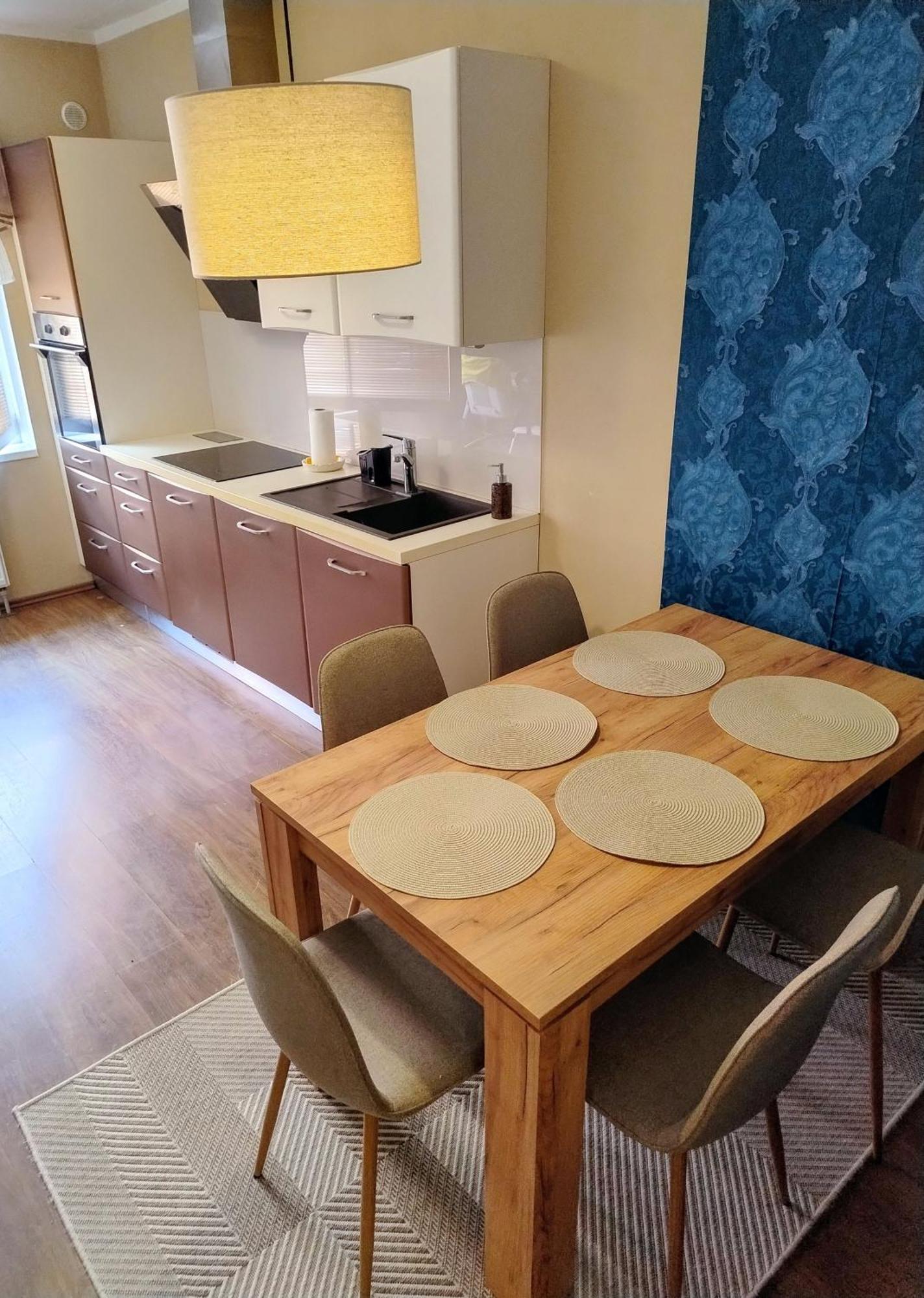 Apartment Carla Karlovy Vary Bagian luar foto