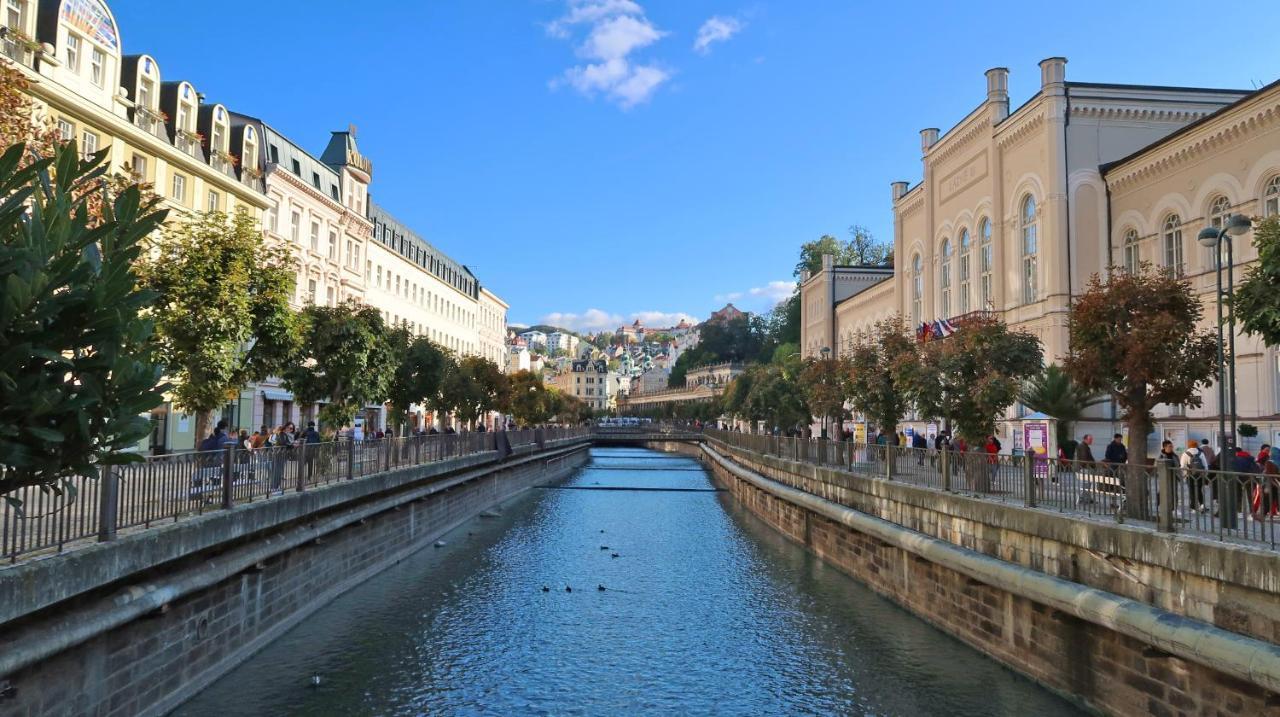 Apartment Carla Karlovy Vary Bagian luar foto